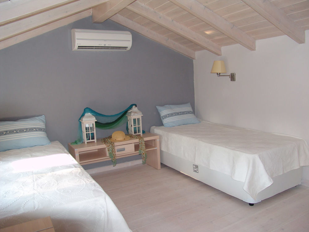 Aparthotel Enalia Gi Límni Exterior foto
